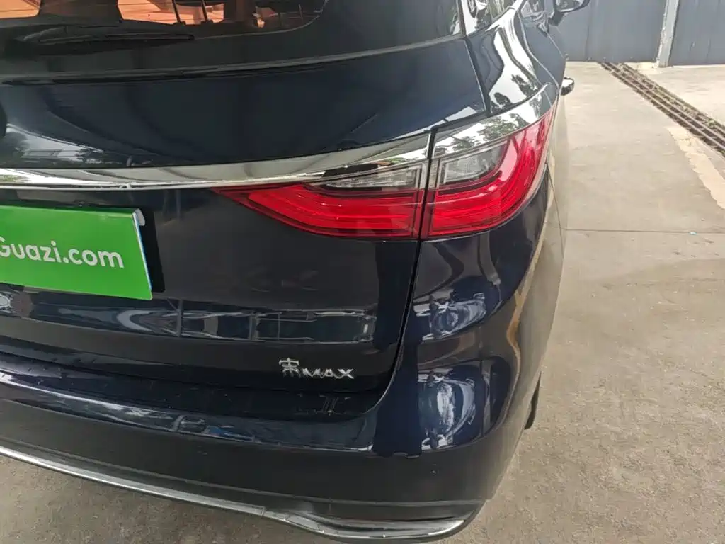 BYD MAX — миниатюра 8