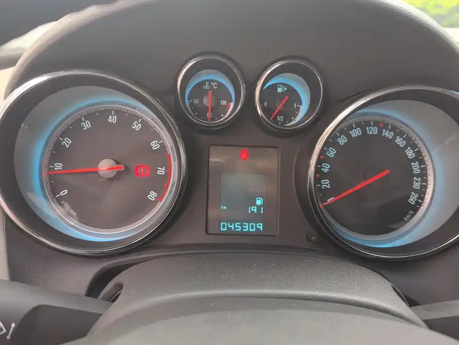 Buick Excelle — миниатюра 14