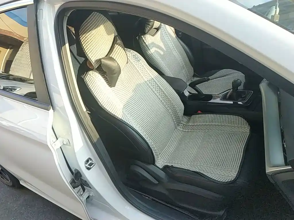 MG MG5 — миниатюра 25