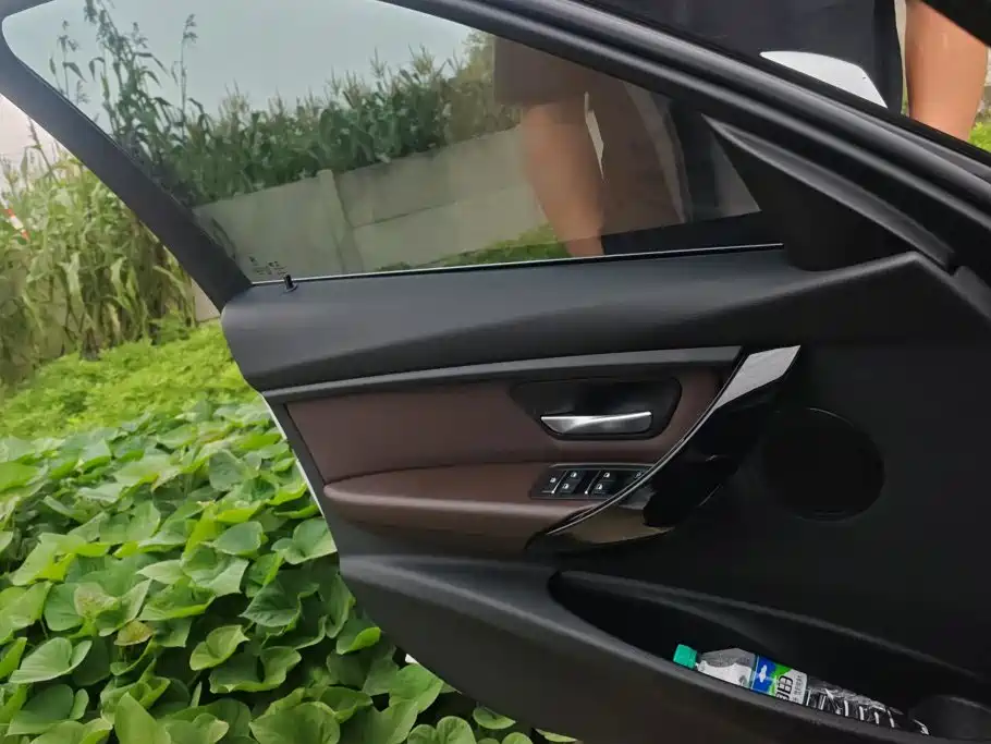 BMW 3 Series — миниатюра 7