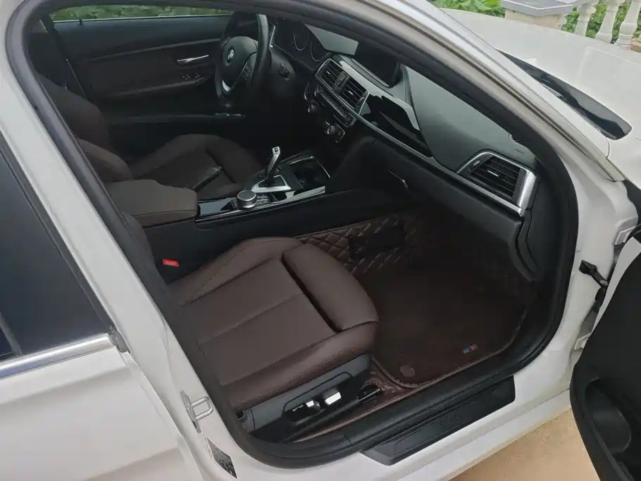 BMW 3 Series — миниатюра 8
