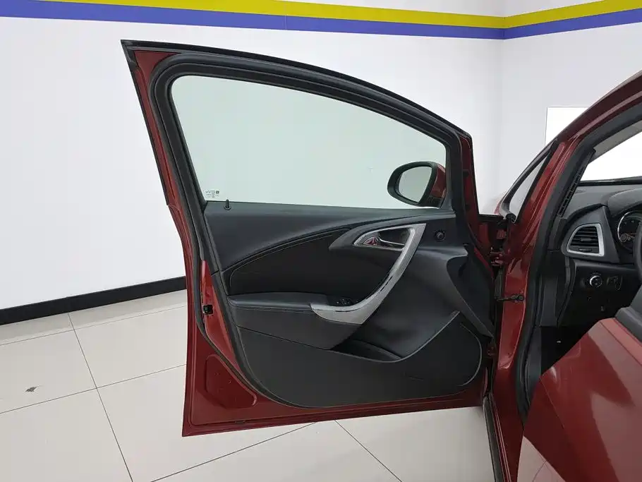 Buick Excelle — миниатюра 7