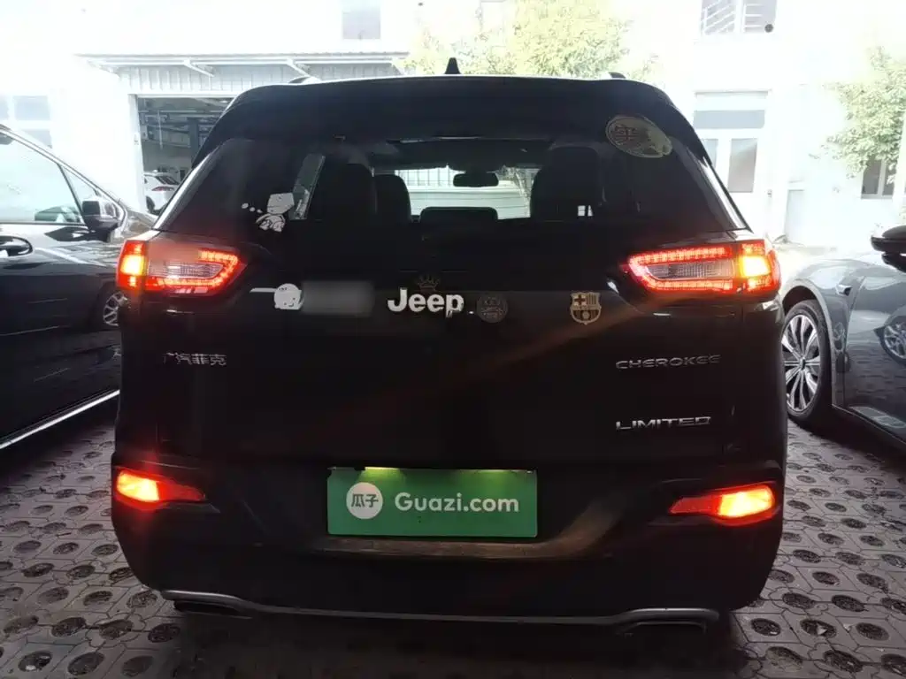 Jeep Cherokee — миниатюра 6