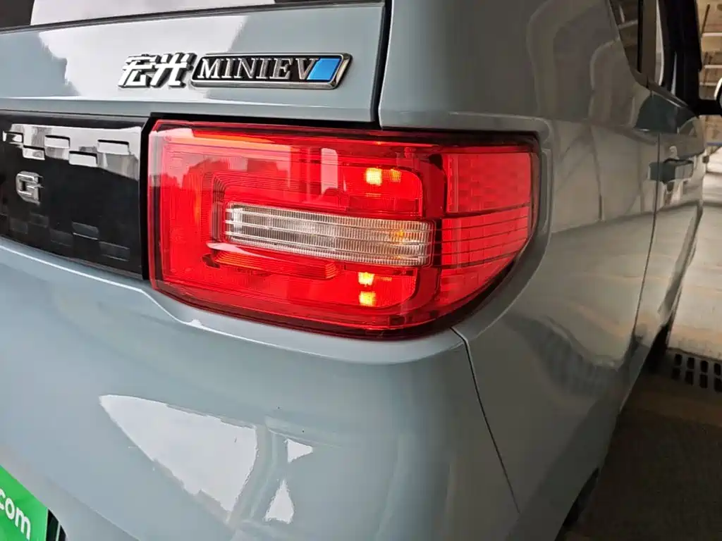 Wuling MINIEV — миниатюра 8