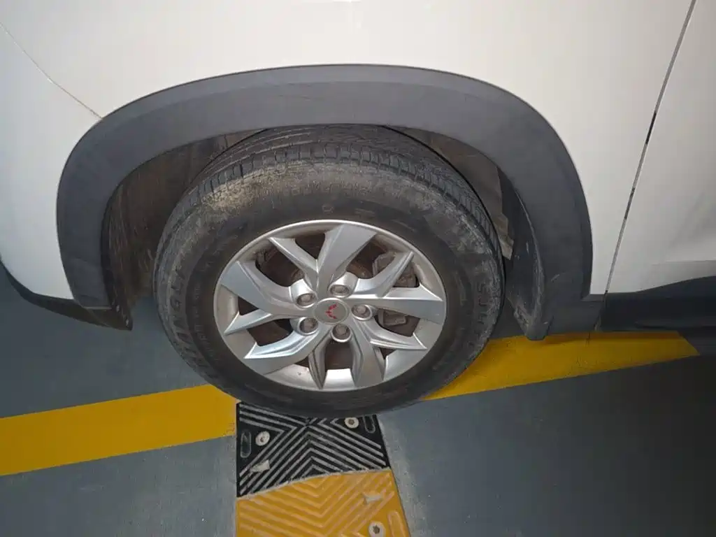 Wuling Hongguang S3 — миниатюра 23