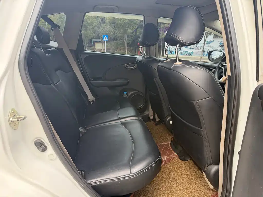 Honda Fit — миниатюра 15