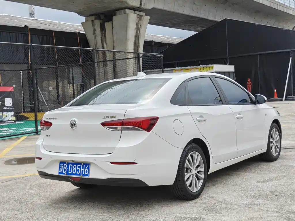 Buick Excelle — миниатюра 6