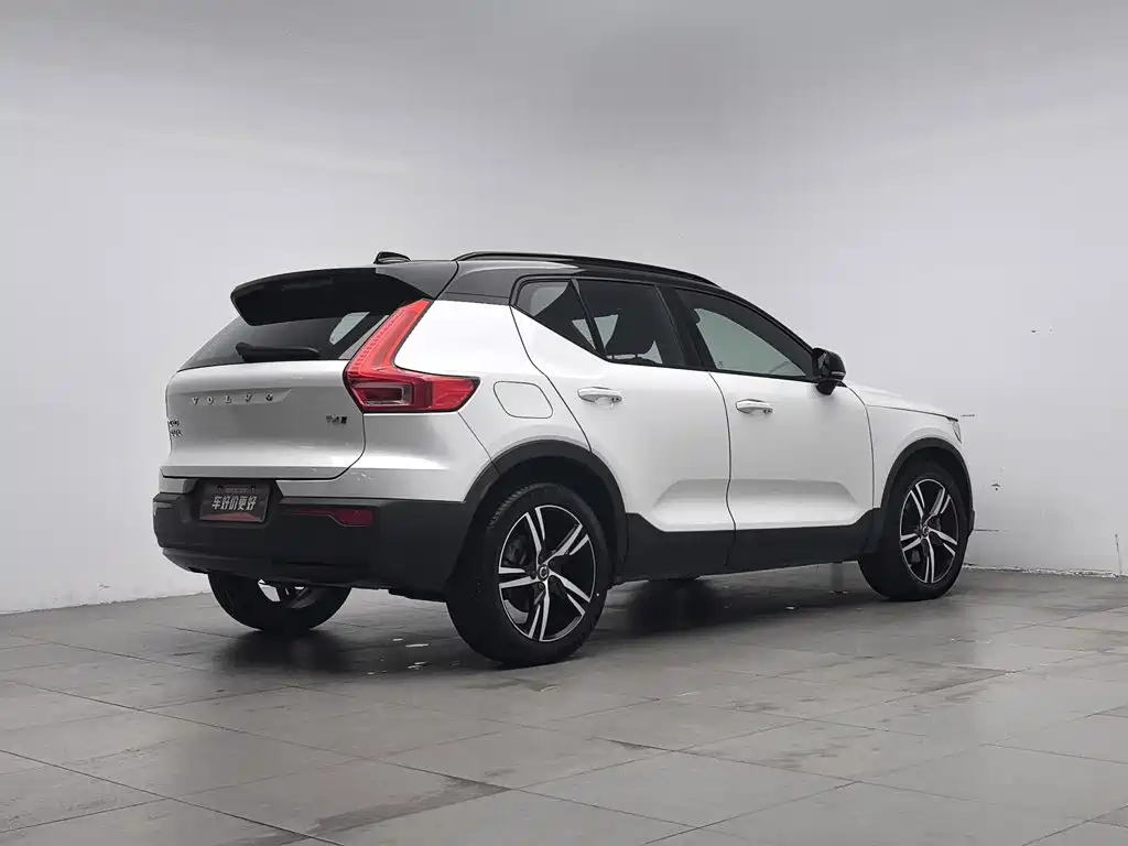Volvo XC40 — миниатюра 2