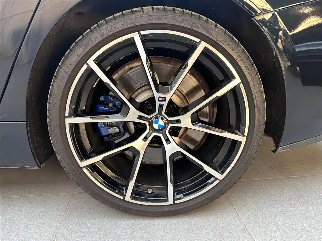 BMW 8 Series — миниатюра 18