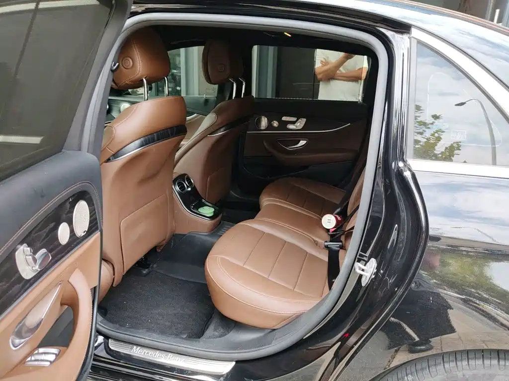 Mercedes-Benz E-Class — миниатюра 15