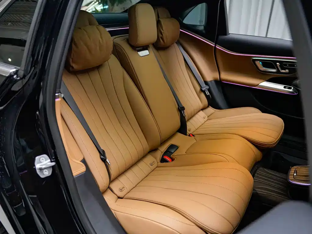 Mercedes-Benz E-Class — миниатюра 13