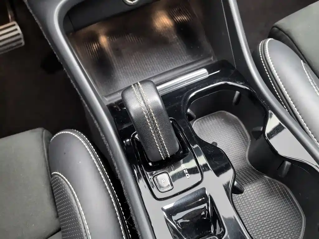 Volvo XC40 — миниатюра 13