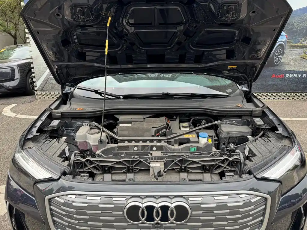 Audi Q4 e-tron — миниатюра 23
