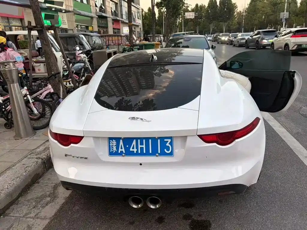 Jaguar F-TYPE — миниатюра 6