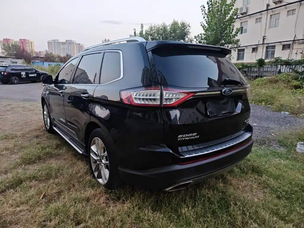 Ford Edge — миниатюра 5