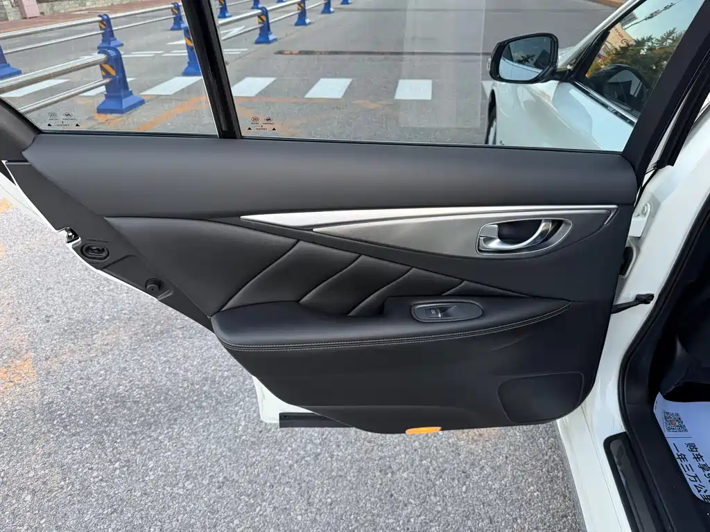Infiniti Q50L — миниатюра 8