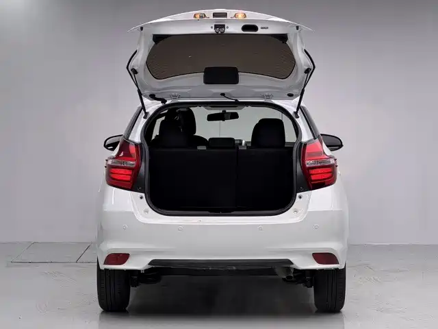Toyota Yaris L — миниатюра 15