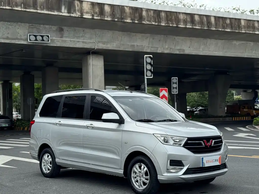Wuling Hongguang — миниатюра 3
