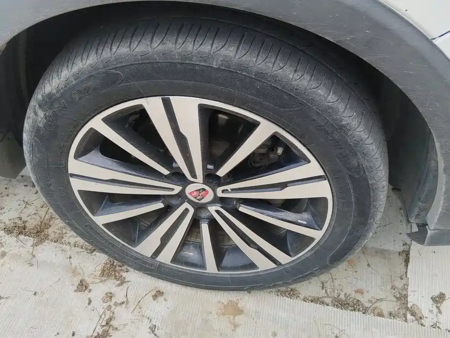 Roewe RX5 — миниатюра 6