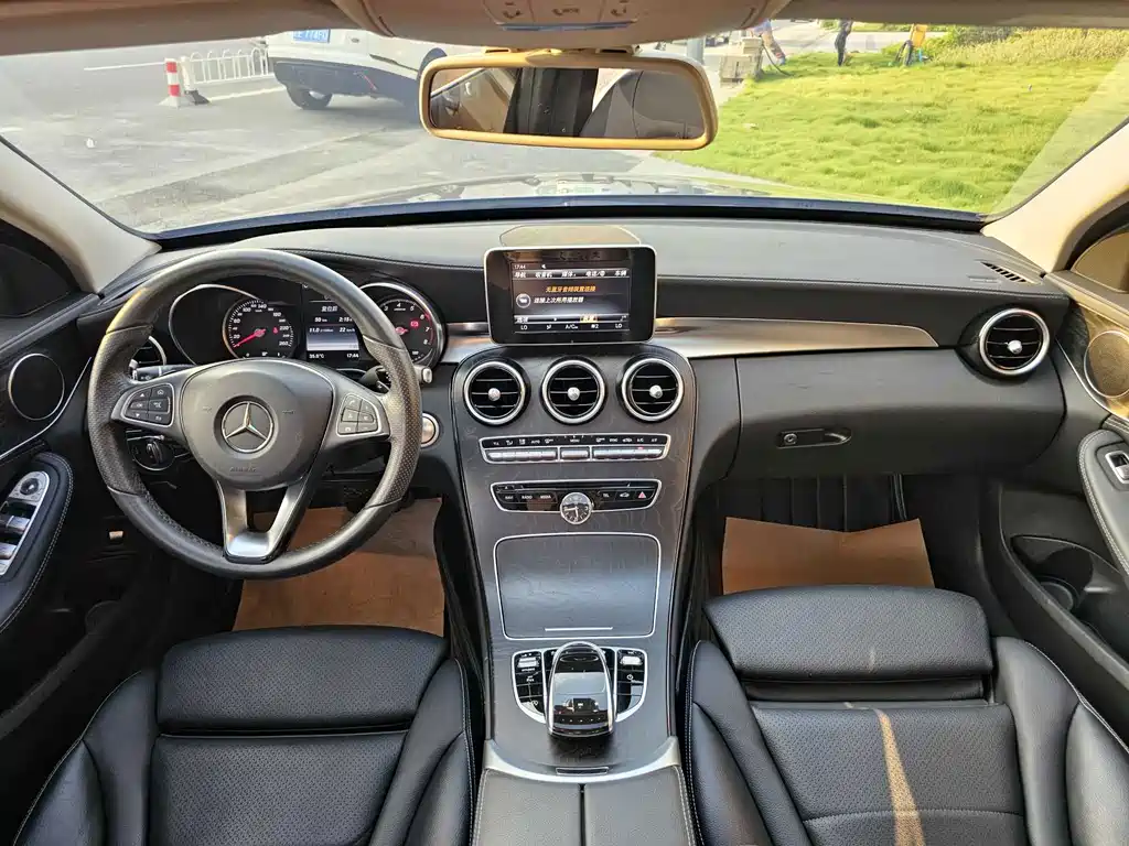 Mercedes-Benz C-Class — миниатюра 25