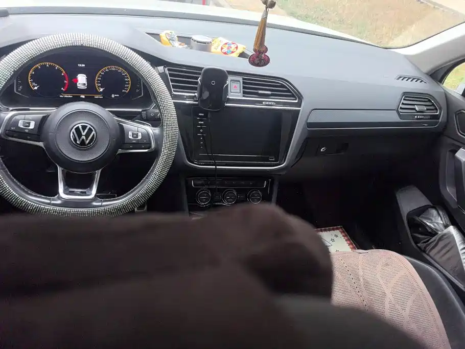 Volkswagen Tiguan L — миниатюра 12