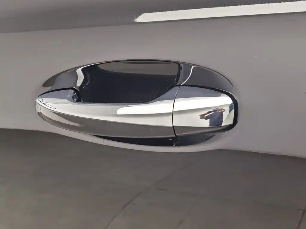 Mercedes-Benz GLB — миниатюра 18
