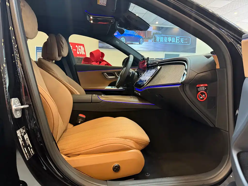 Mercedes-Benz E-Class — миниатюра 13