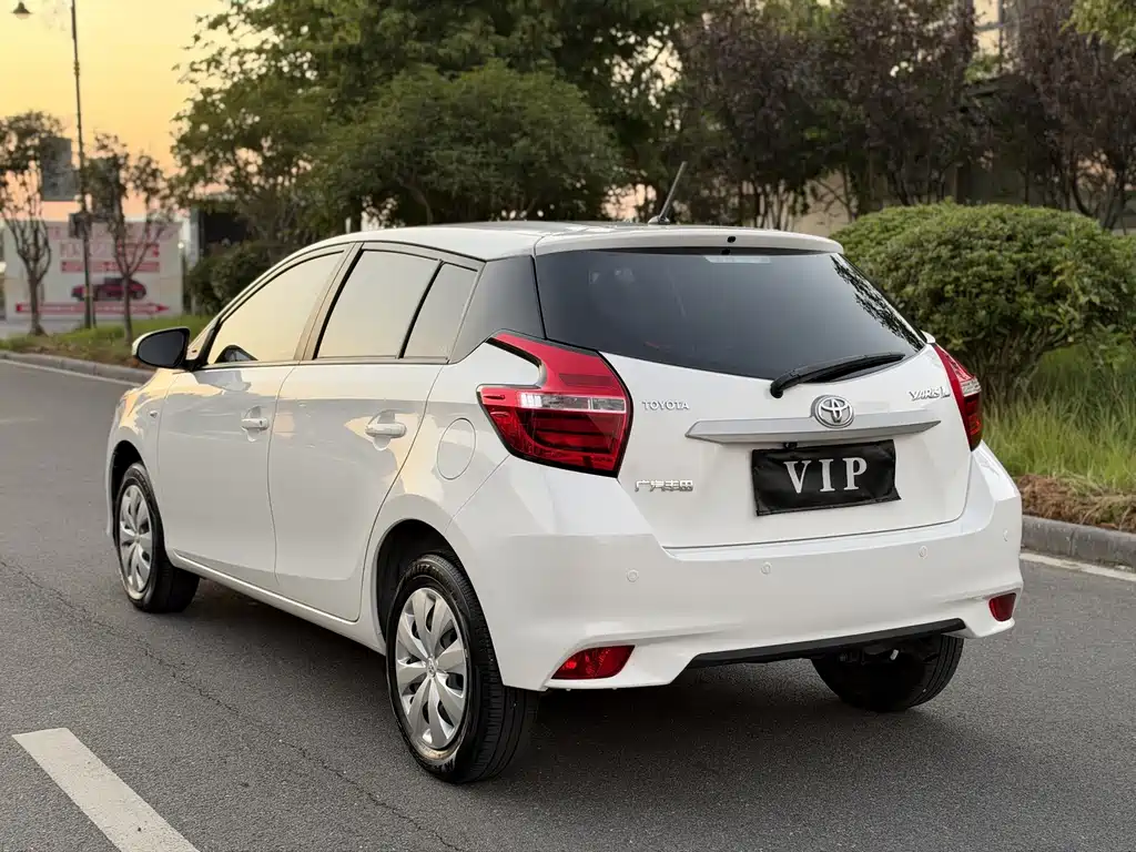 Toyota Yaris L — миниатюра 6