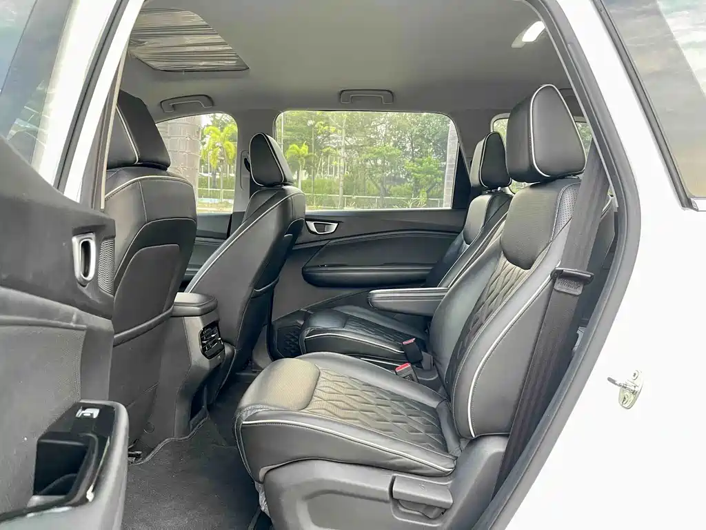 Wuling Jiachen — миниатюра 16