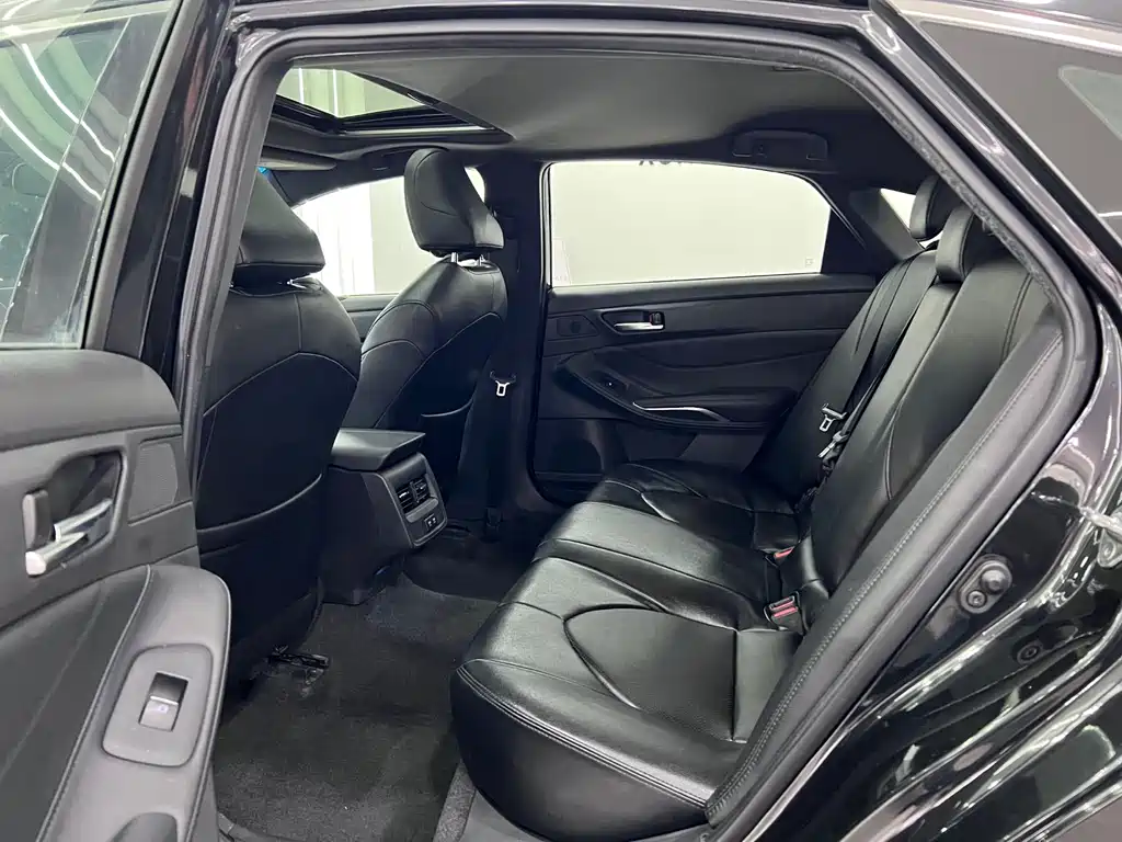 Toyota Avalon 2019 2.5L V