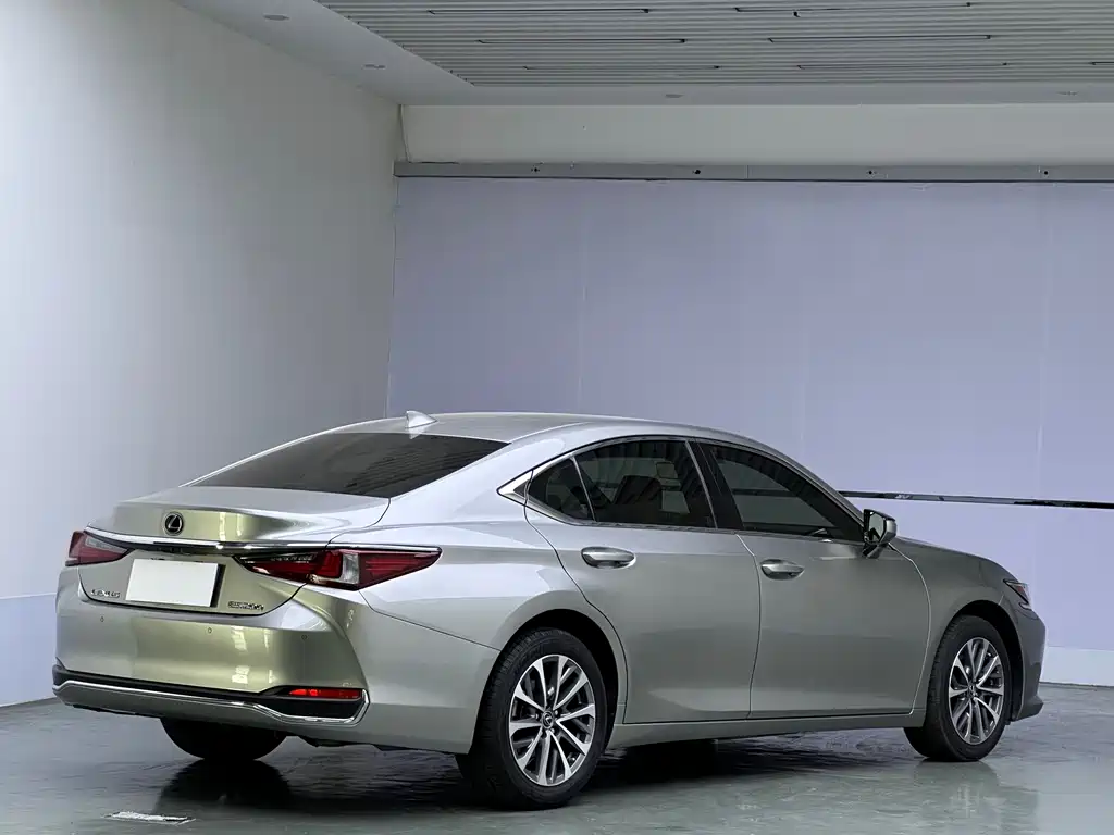 Lexus ES — миниатюра 4