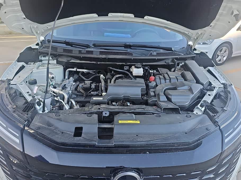 Nissan Qashqai 2.0 л 2026 г. Белый, пробег 9600 км
