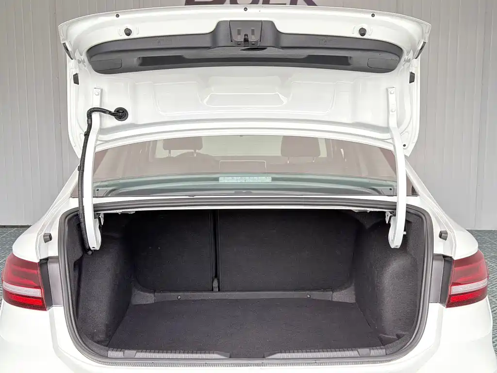 Volkswagen Lavida — миниатюра 22