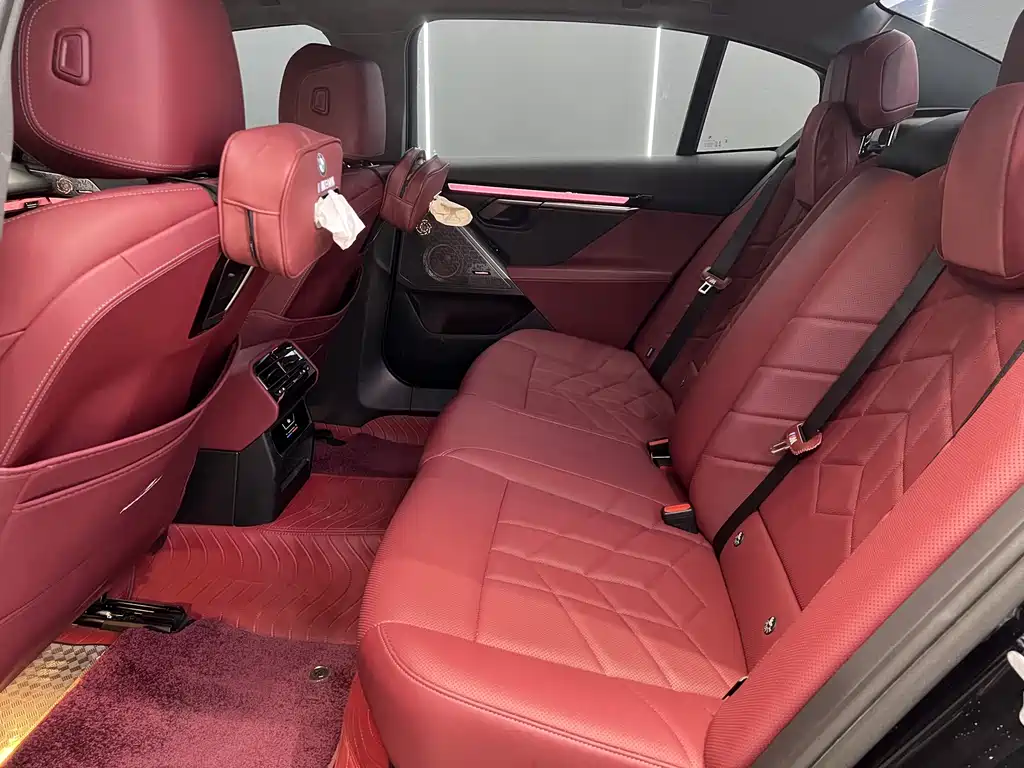 BMW 5 Series — миниатюра 8