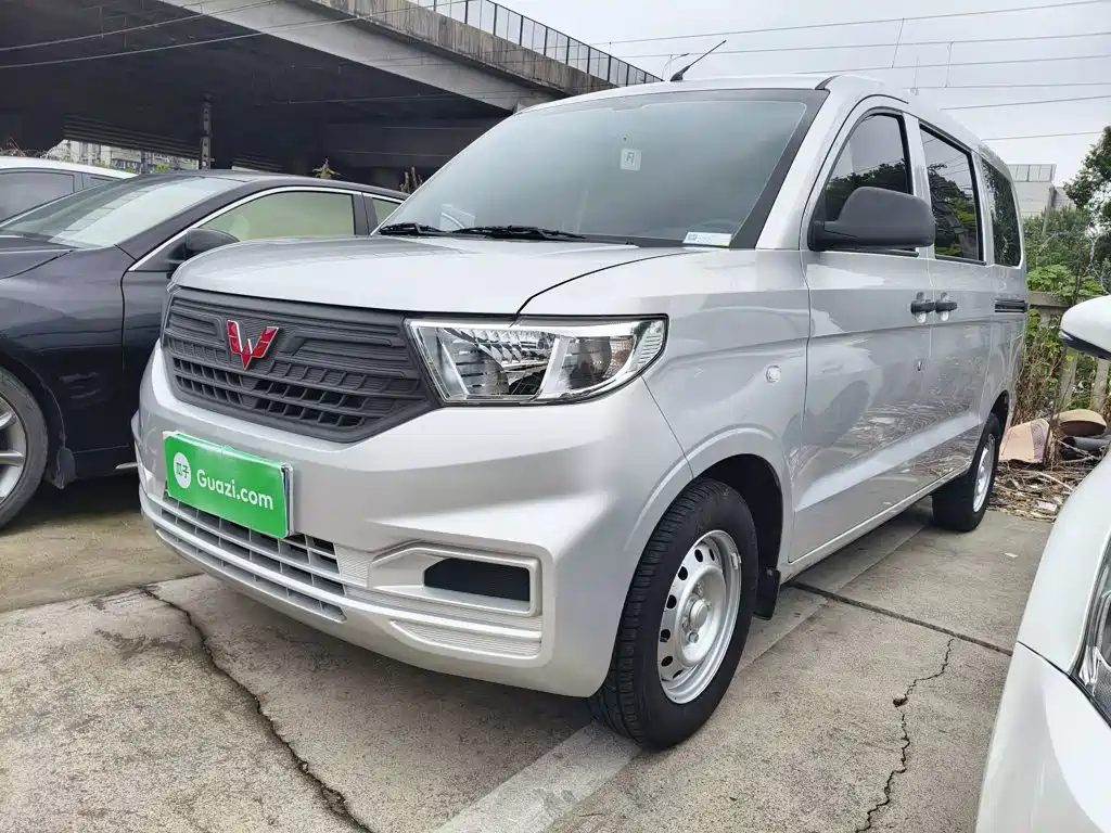 Wuling Hongguang V — миниатюра 2
