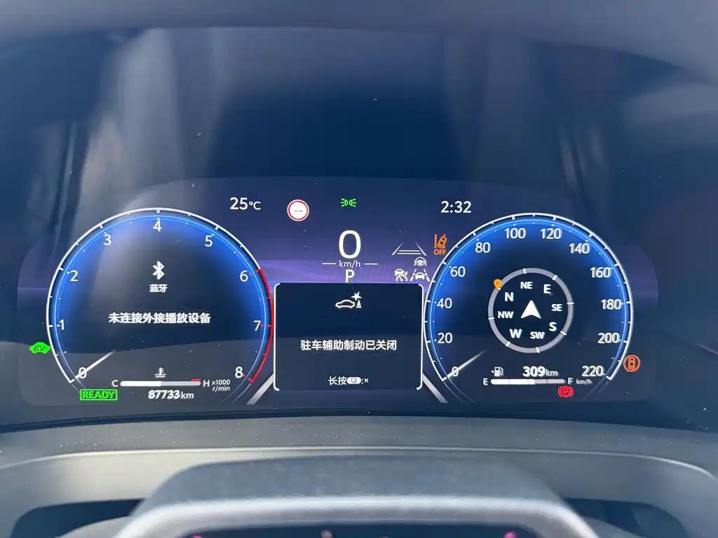Toyota Alphard — миниатюра 13
