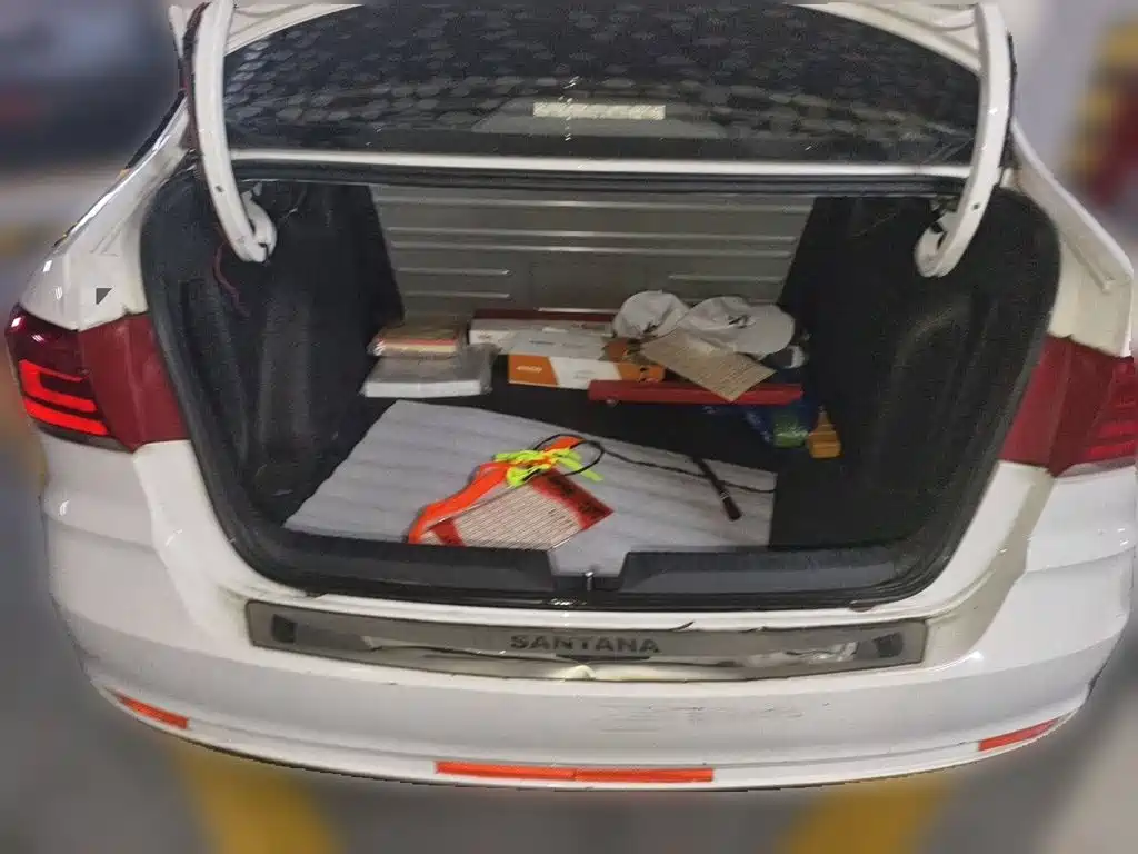 Volkswagen Santana — миниатюра 20