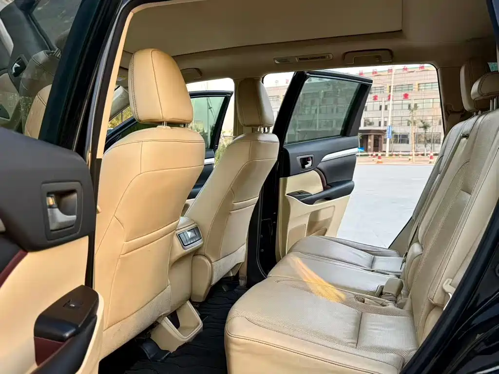 Toyota Highlander — миниатюра 6