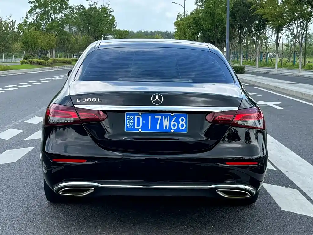 Mercedes-Benz E-Class — миниатюра 5