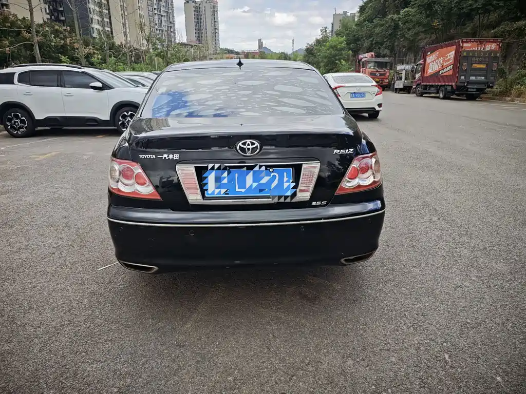 Toyota Reiz — миниатюра 9