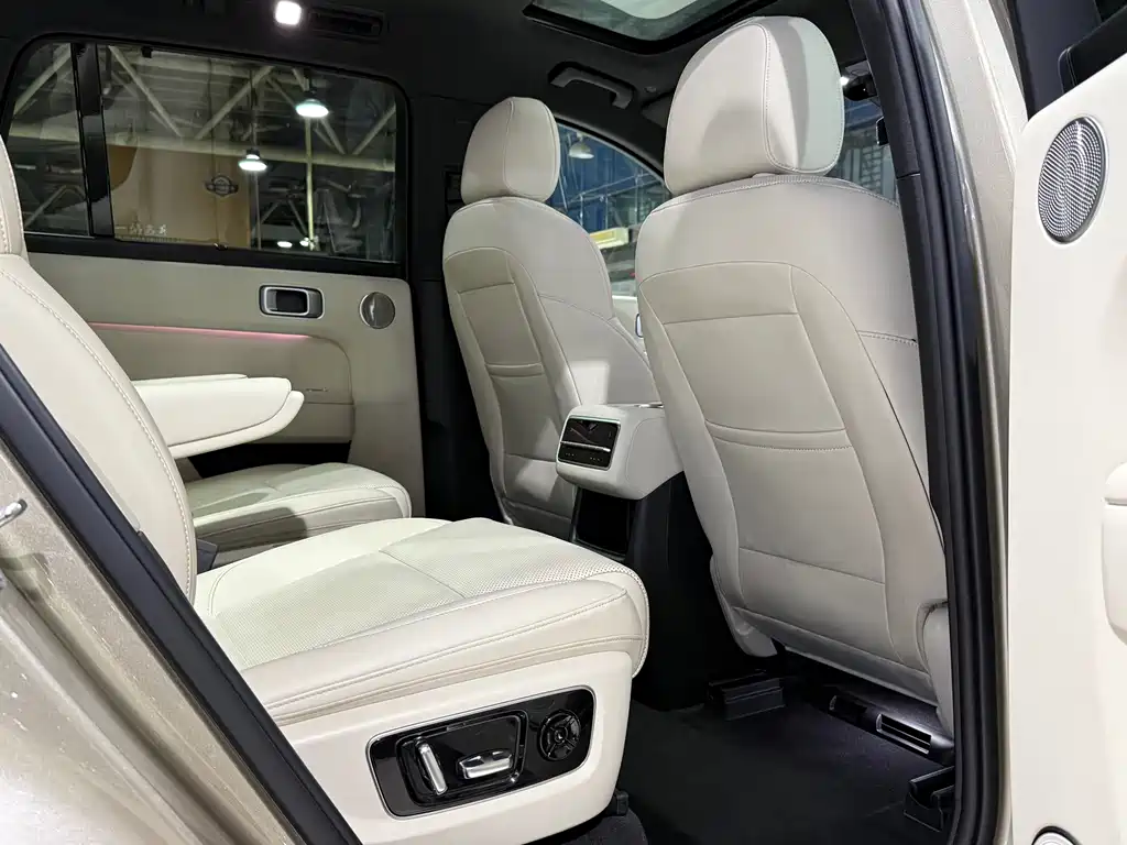 Li Auto Li L8 — миниатюра 11