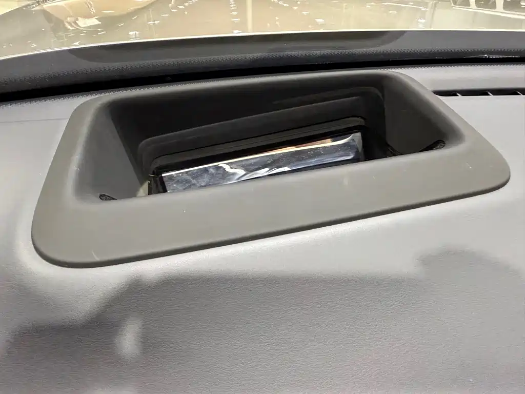 Li Auto Li L8 — миниатюра 14