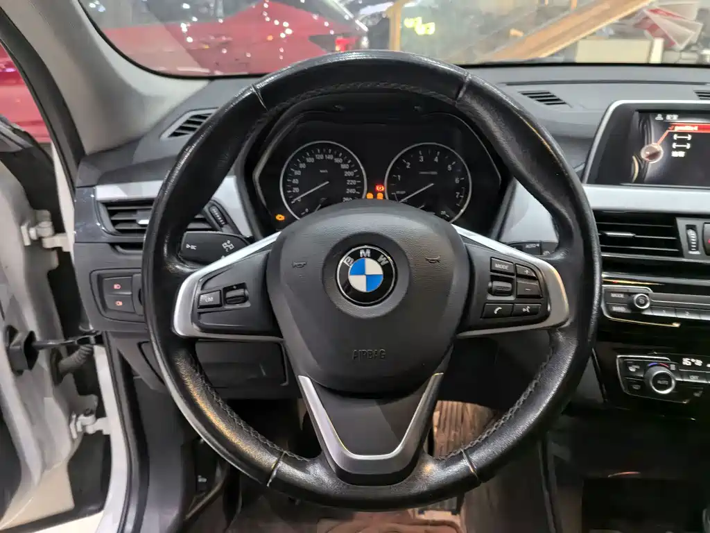 BMW X1 — миниатюра 10