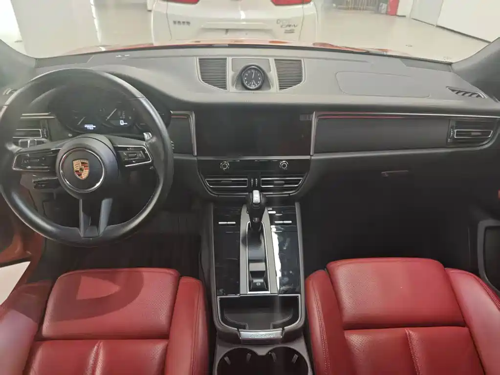 Porsche Macan — миниатюра 7