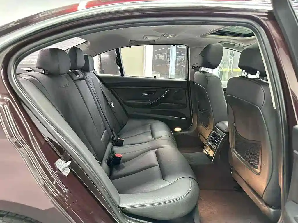BMW 3 Series — миниатюра 8