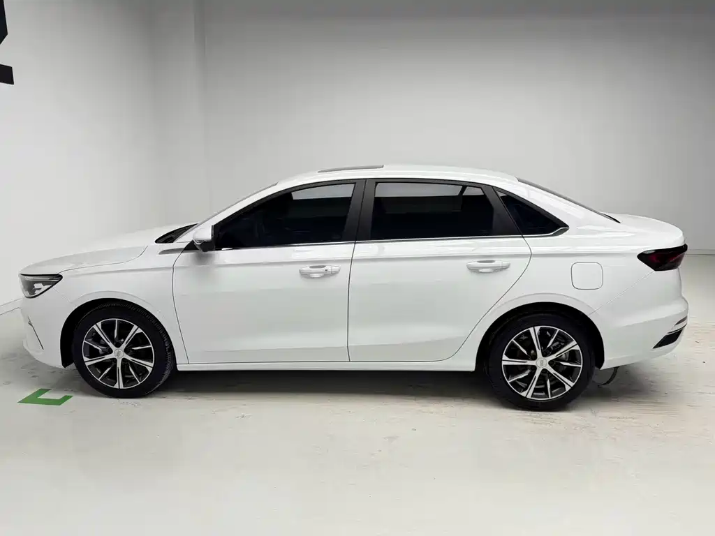 Geely Emgrand 2023 4 Champion 1.5L CVT Luxury