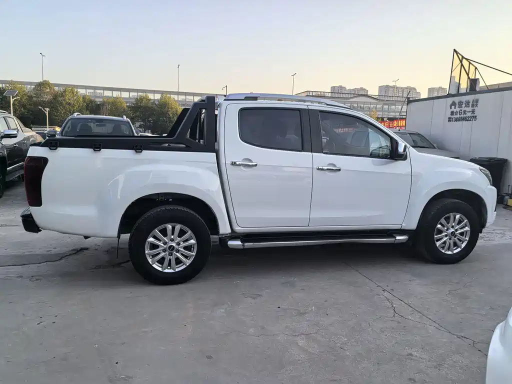 ISUZU D MAX
