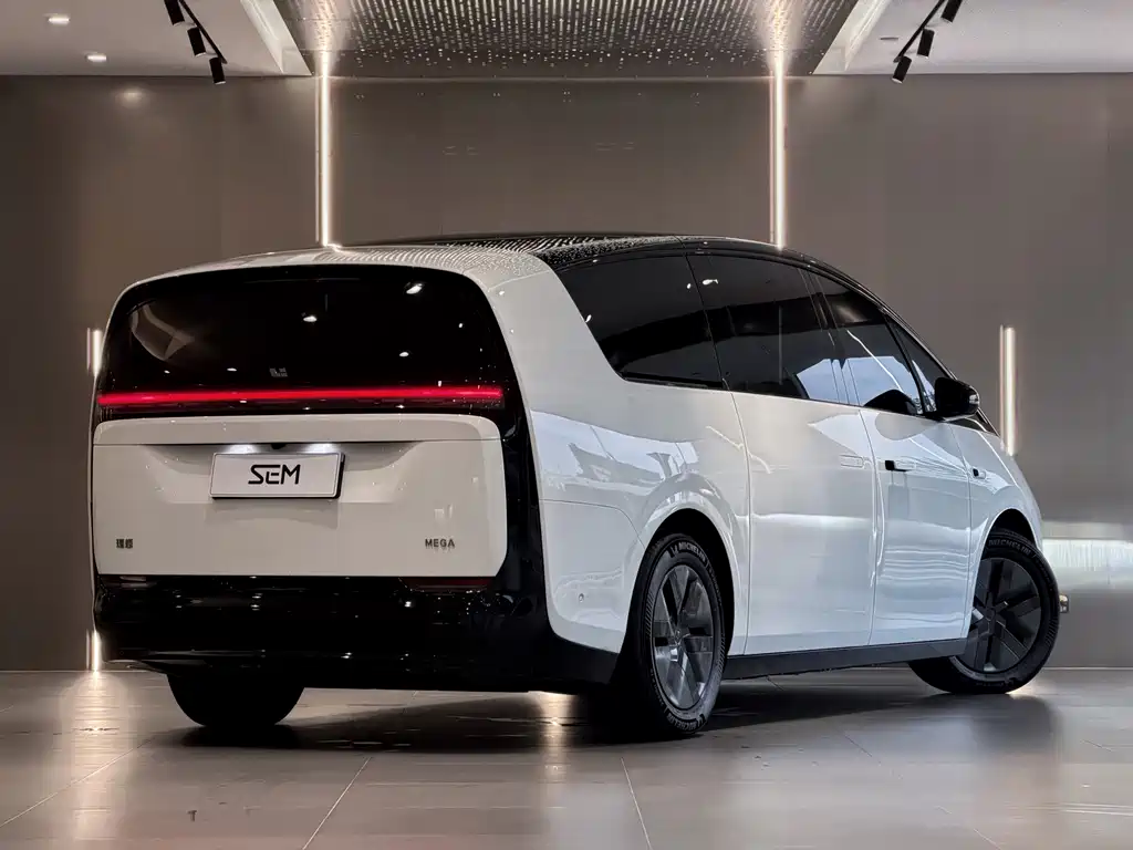 Li Auto Li MEGA — миниатюра 10