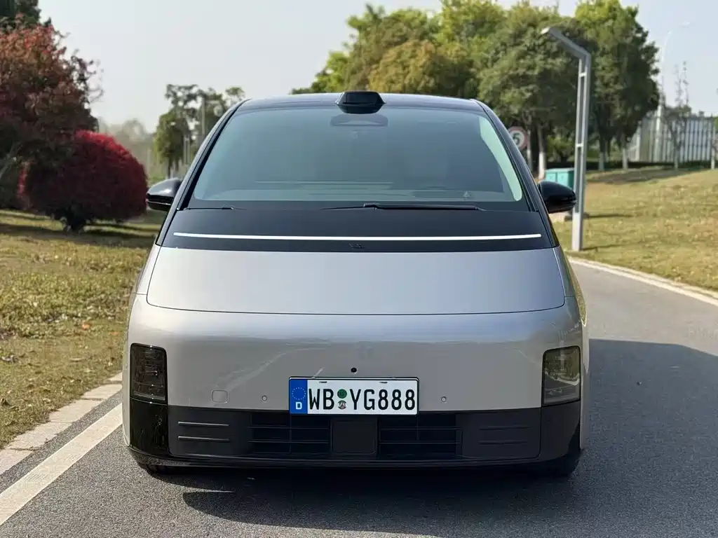Li Auto Li MEGA — миниатюра 2