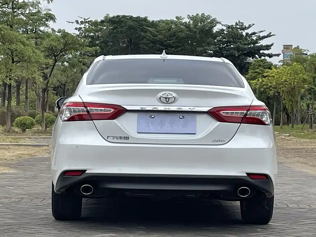TOYOTA CAMRY